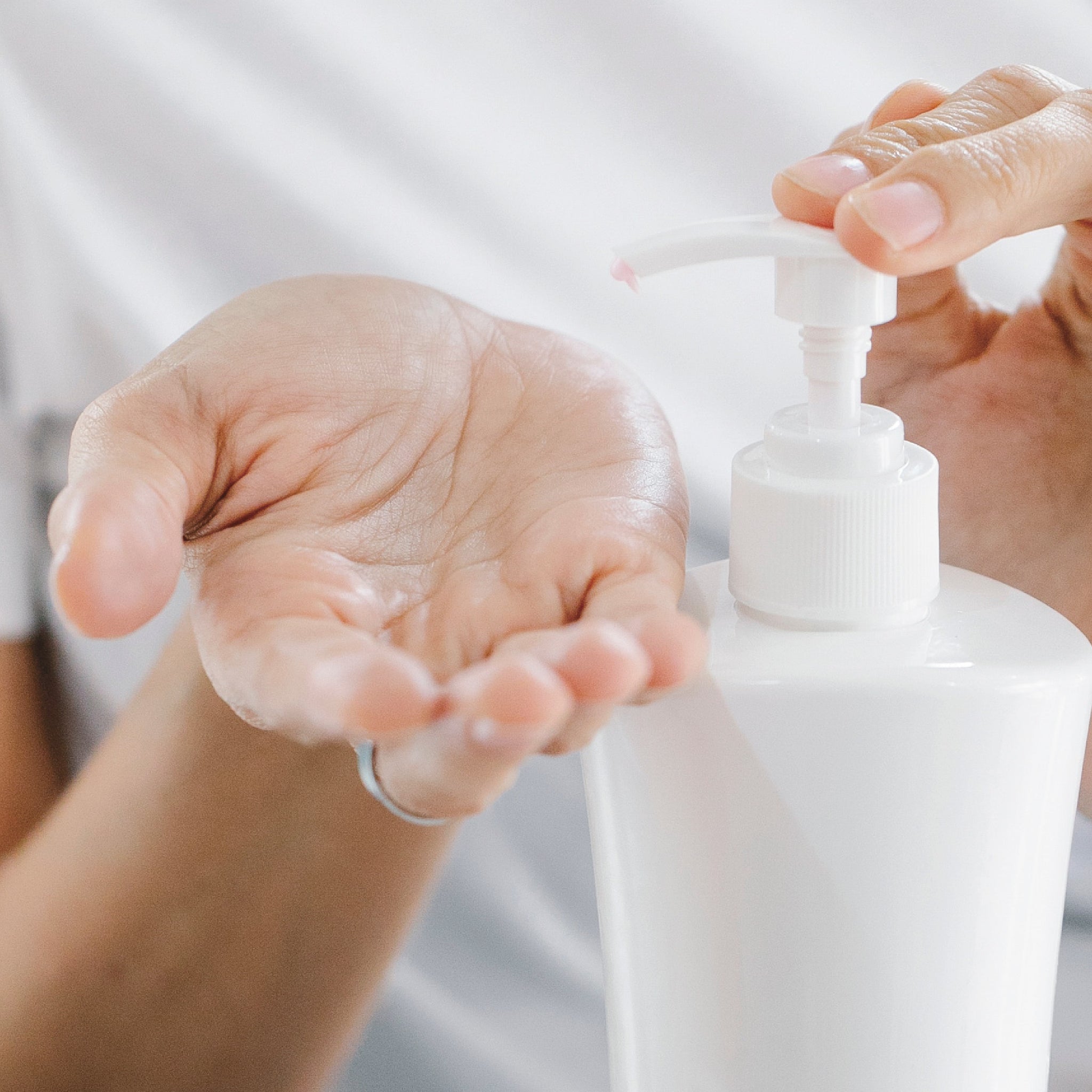 乳化劑對身體有害嗎？認識乳液、乳霜中的乳化劑是什麼